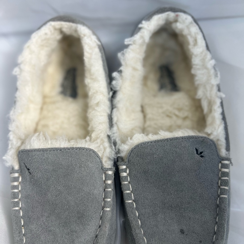 Koolaburra by UGG Grey Cream Plush Slippers Moccasins Size 7 - Picture 2 of 9